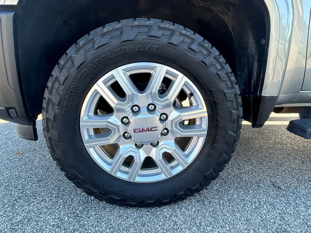 Used 2024 GMC Sierra 2500 SLT w/ SLT Premium Package image 10
