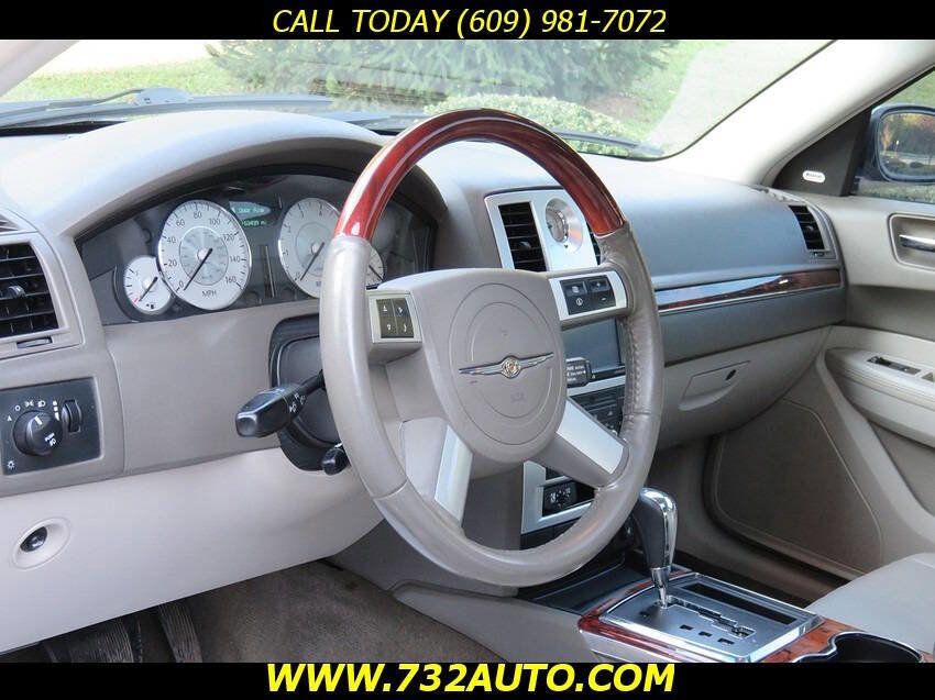 Used 2008 Chrysler 300 C w/ Protection Group II image 27