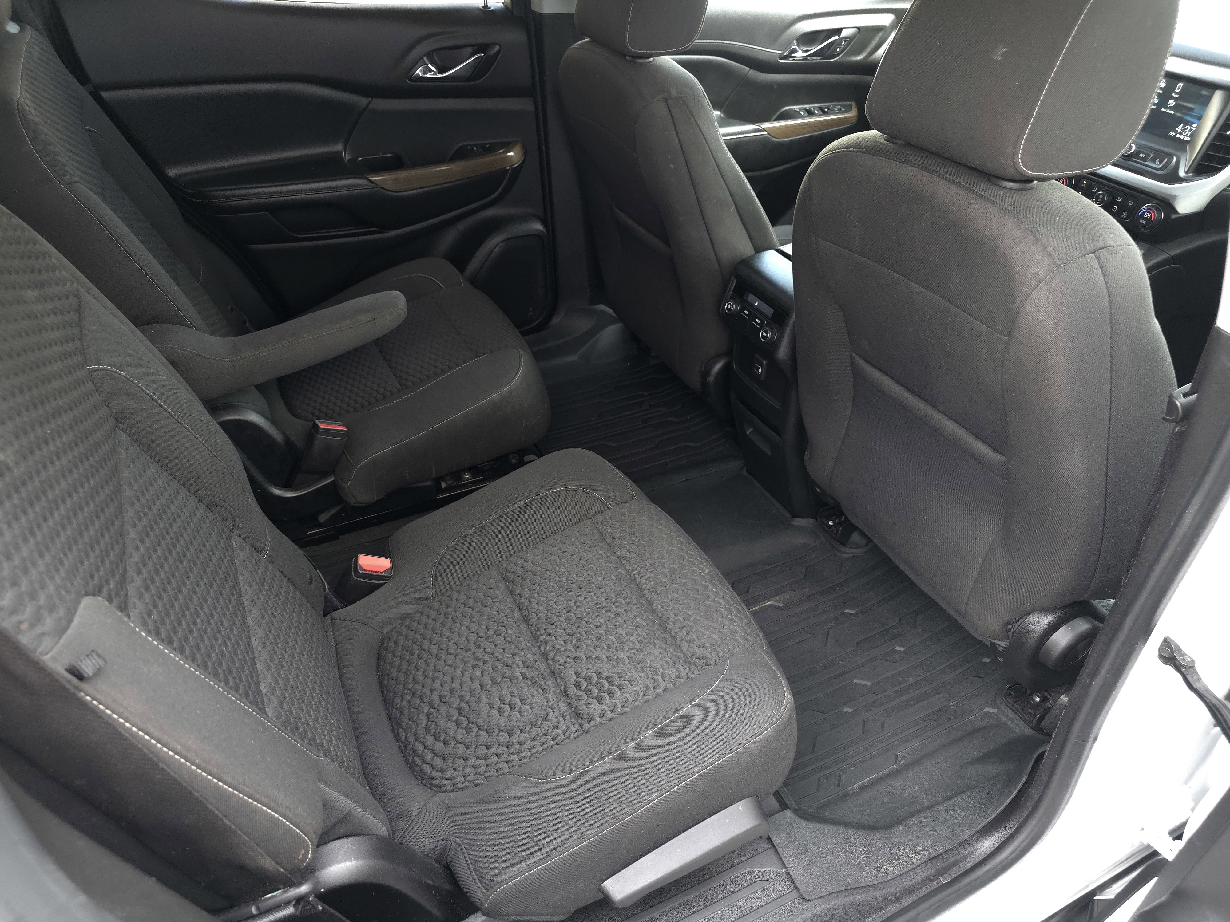 Used 2019 GMC Acadia SLE image 38