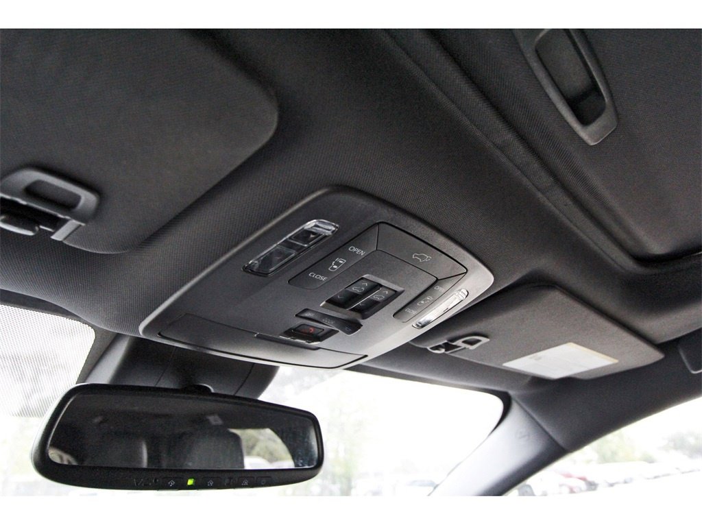 Used 2023 Toyota Sienna XSE image 21