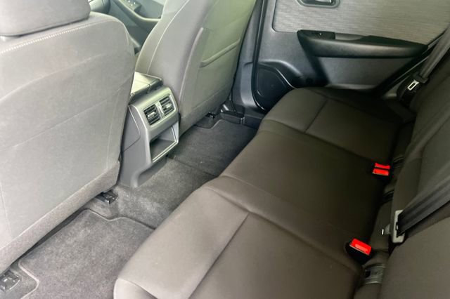 Used 2023 Nissan Rogue S image 14