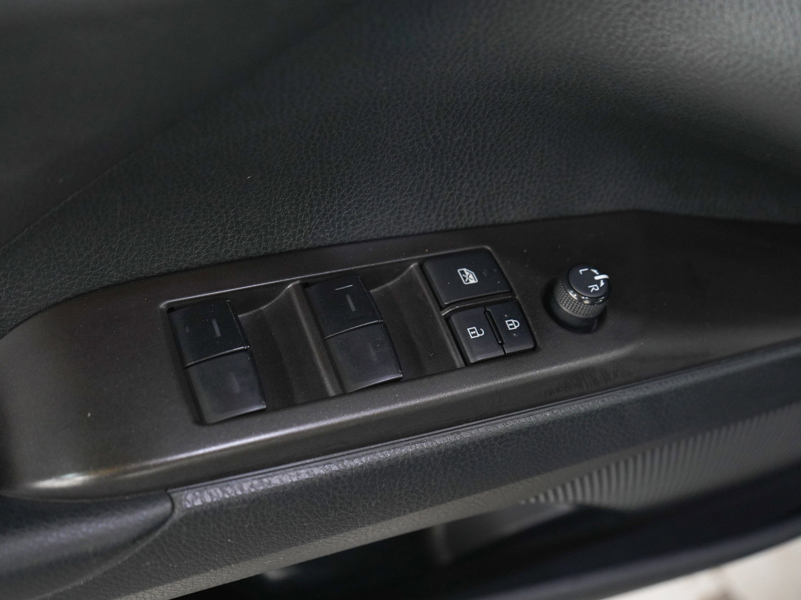 Used 2022 Toyota Camry SE FWD image 18