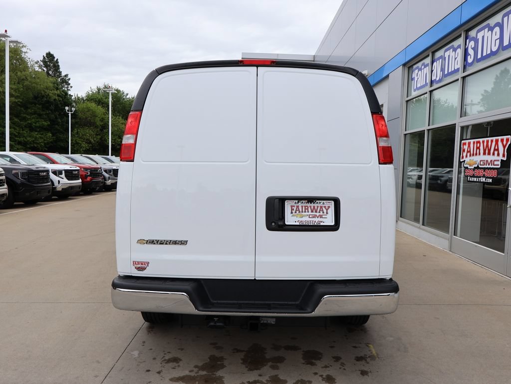 New 2026 Chevrolet Express 3500 Extended w/ Driver Convenience Package RWD image 9