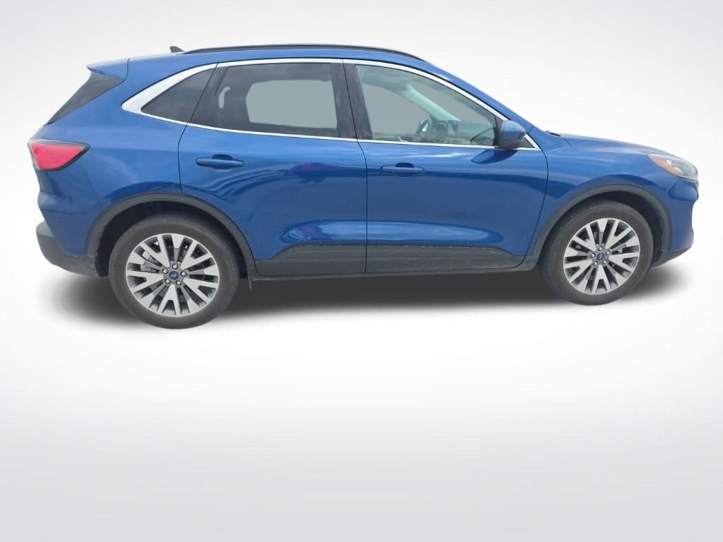 Used 2022 Ford Escape Titanium w/ Class II Trailer Tow Package image 7