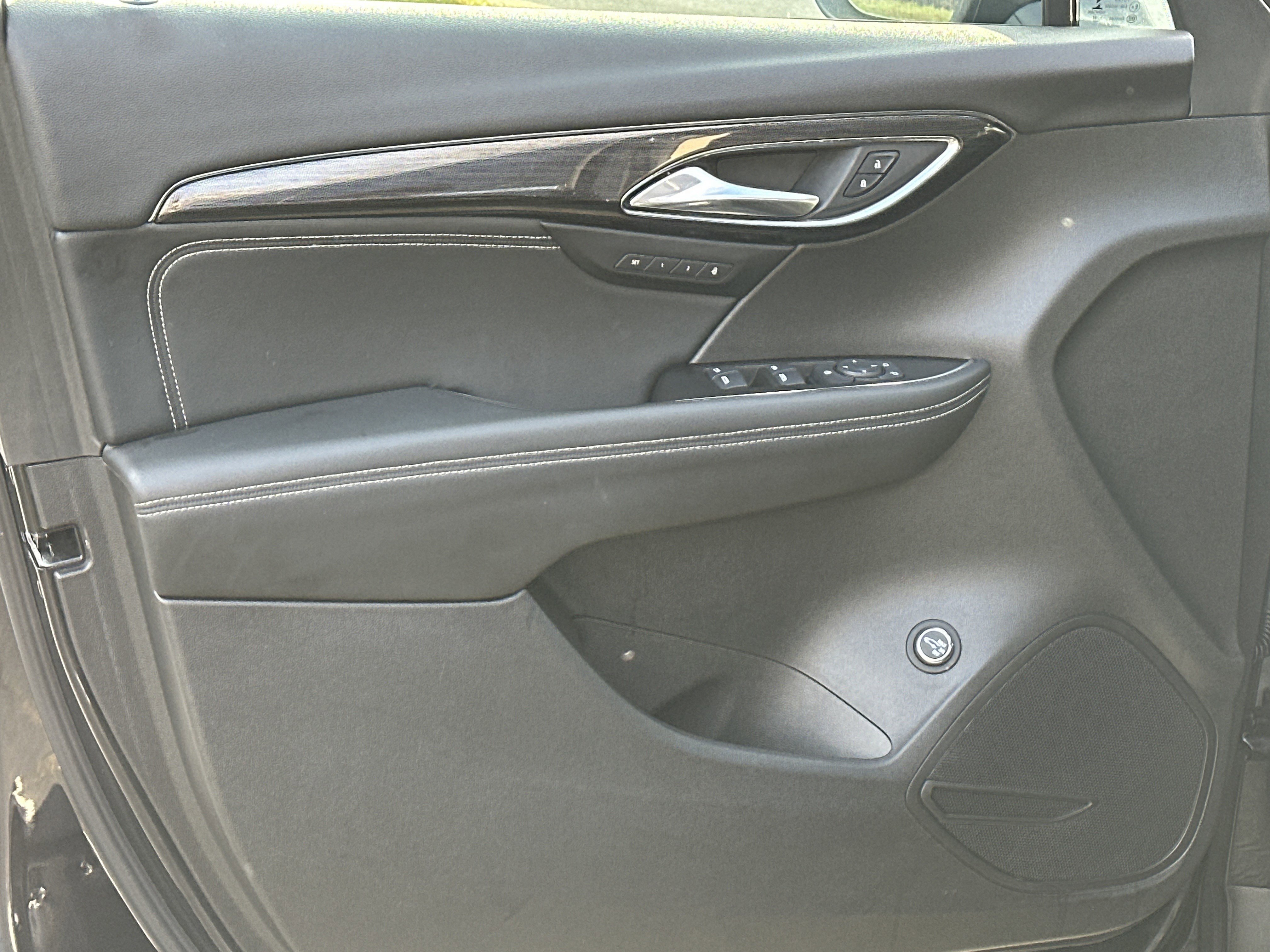 Certified 2022 Buick Envision Essence w/ Safety Package image 11