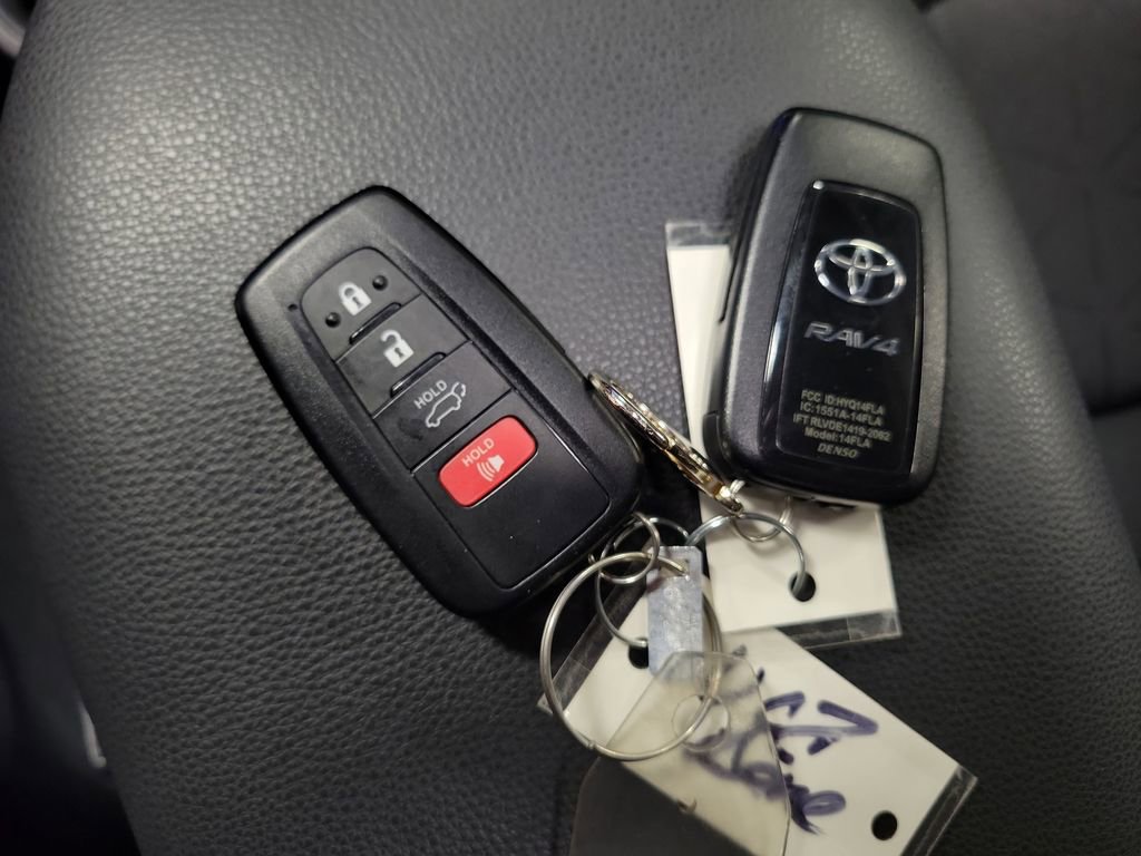 Used 2023 Toyota RAV4 XLE image 16