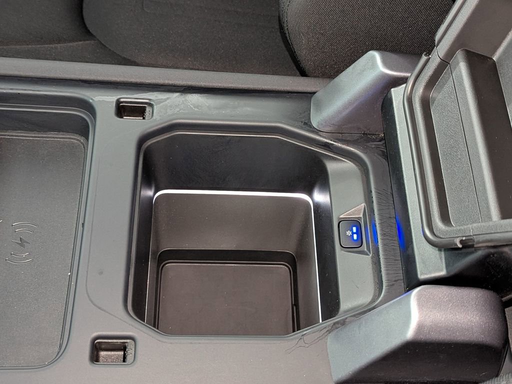 Used 2021 Land Rover Defender 110 image 21