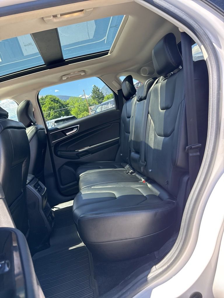 Used 2017 Ford Edge Titanium w/ Equipment Group 301A AWD/4WD image 14