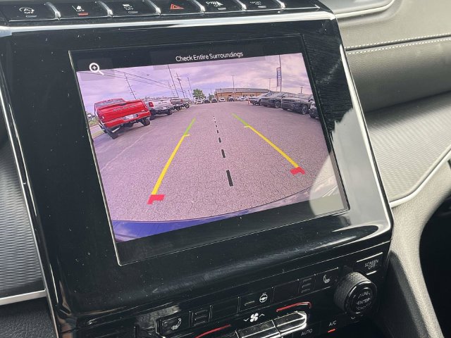 Used 2025 Jeep Grand Cherokee Laredo X w/ Luxury Tech Group I AWD/4WD image 31