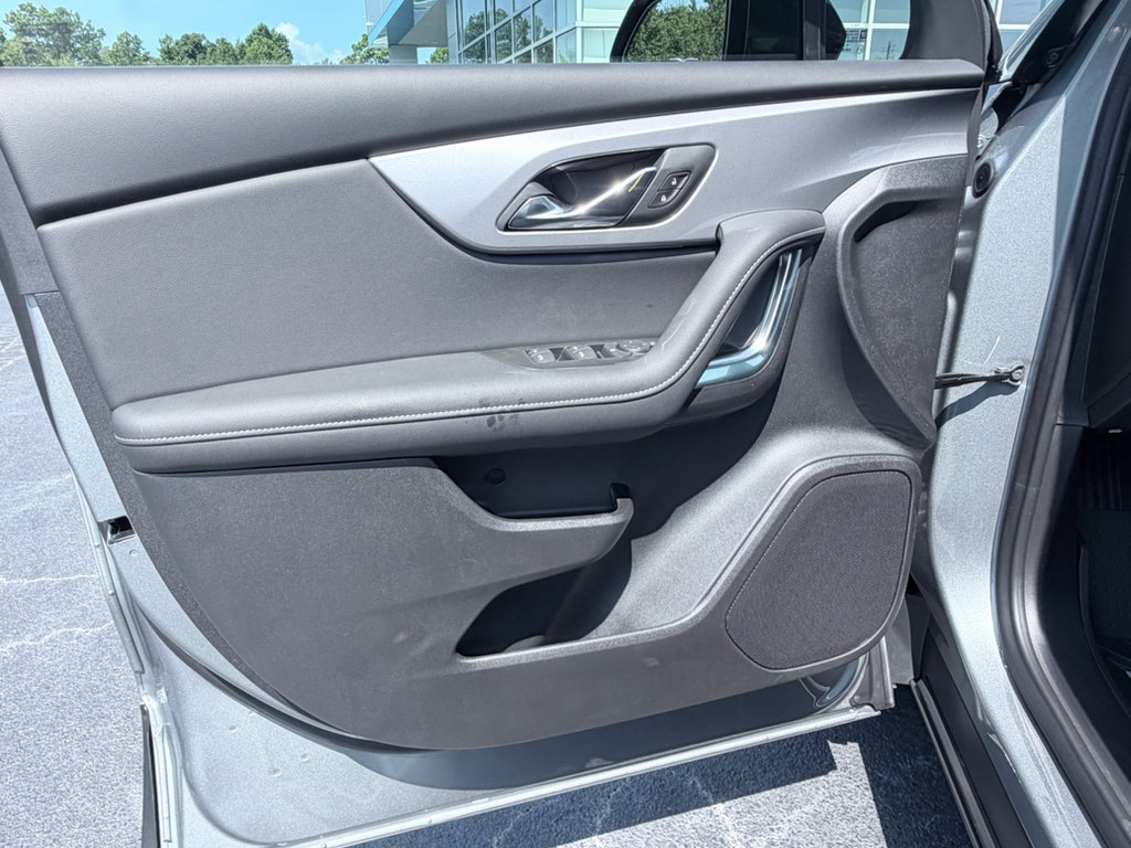 New 2026 Chevrolet Blazer LT w/ Midnight/Sport Edition FWD image 28