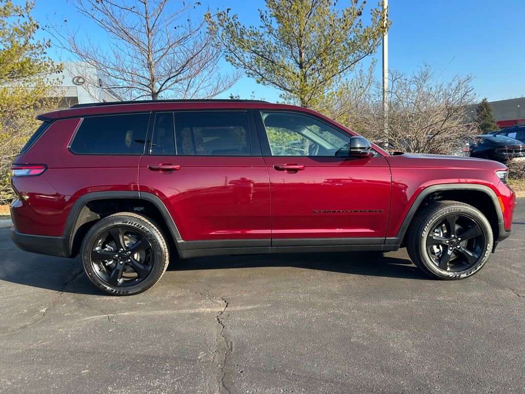 New 2025 Jeep Grand Cherokee L Altitude image 8