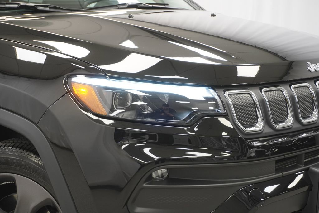 Certified 2022 Jeep Compass Latitude w/ Sun and Sound Group image 7