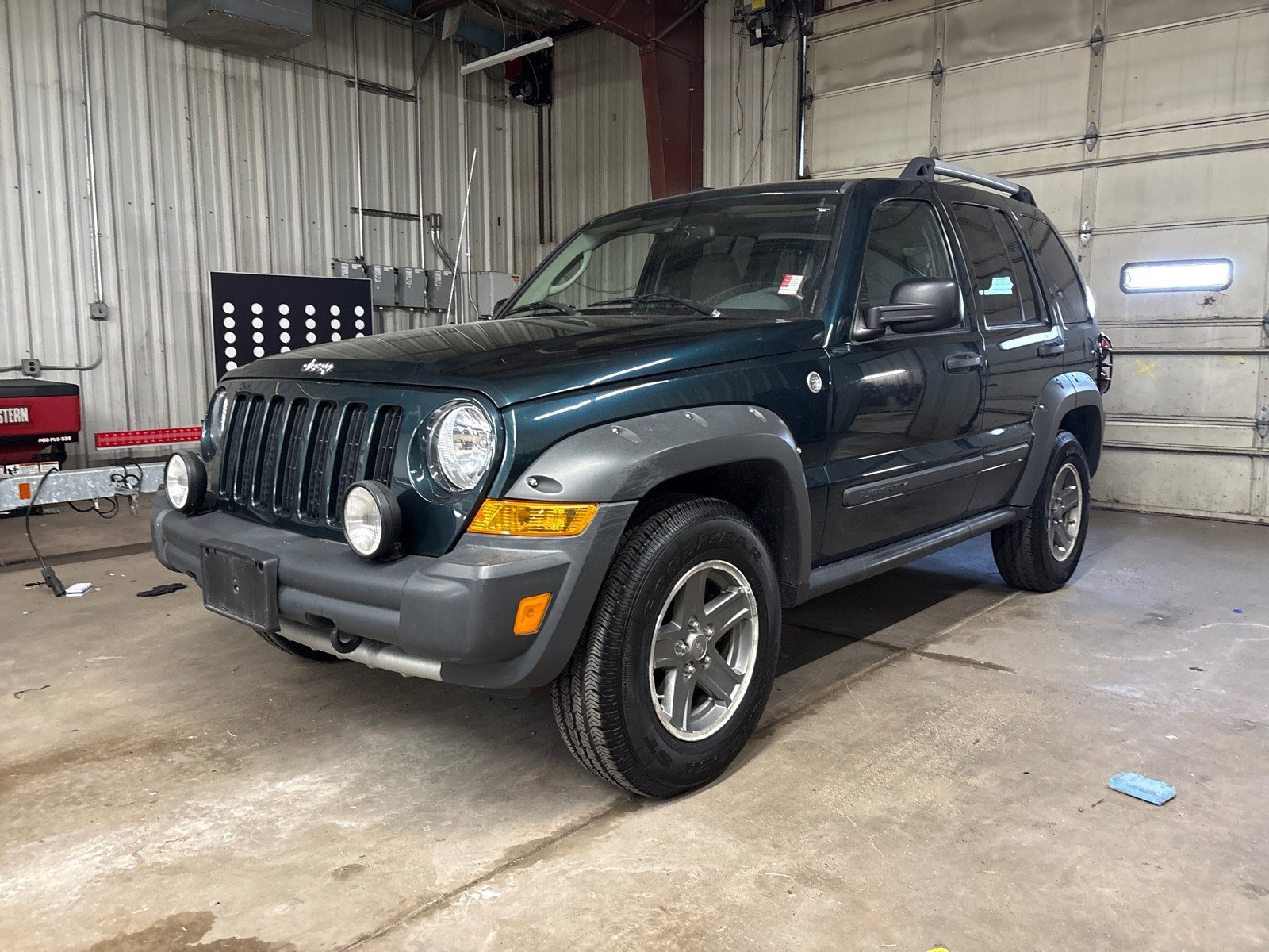 Used 2005 Jeep Liberty Renegade image 1