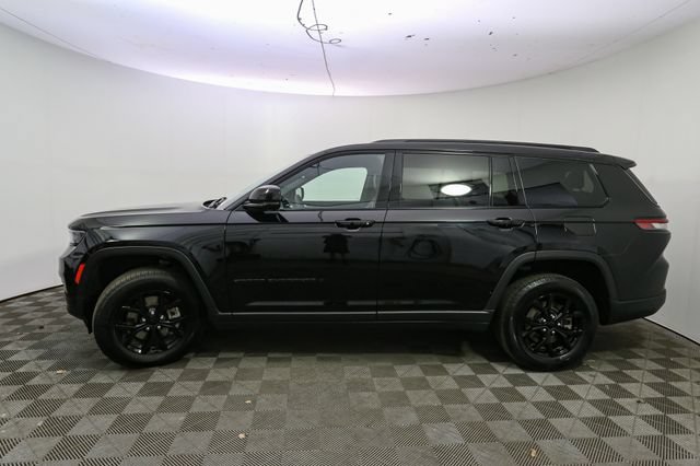 Used 2023 Jeep Grand Cherokee L Laredo AWD/4WD image 6