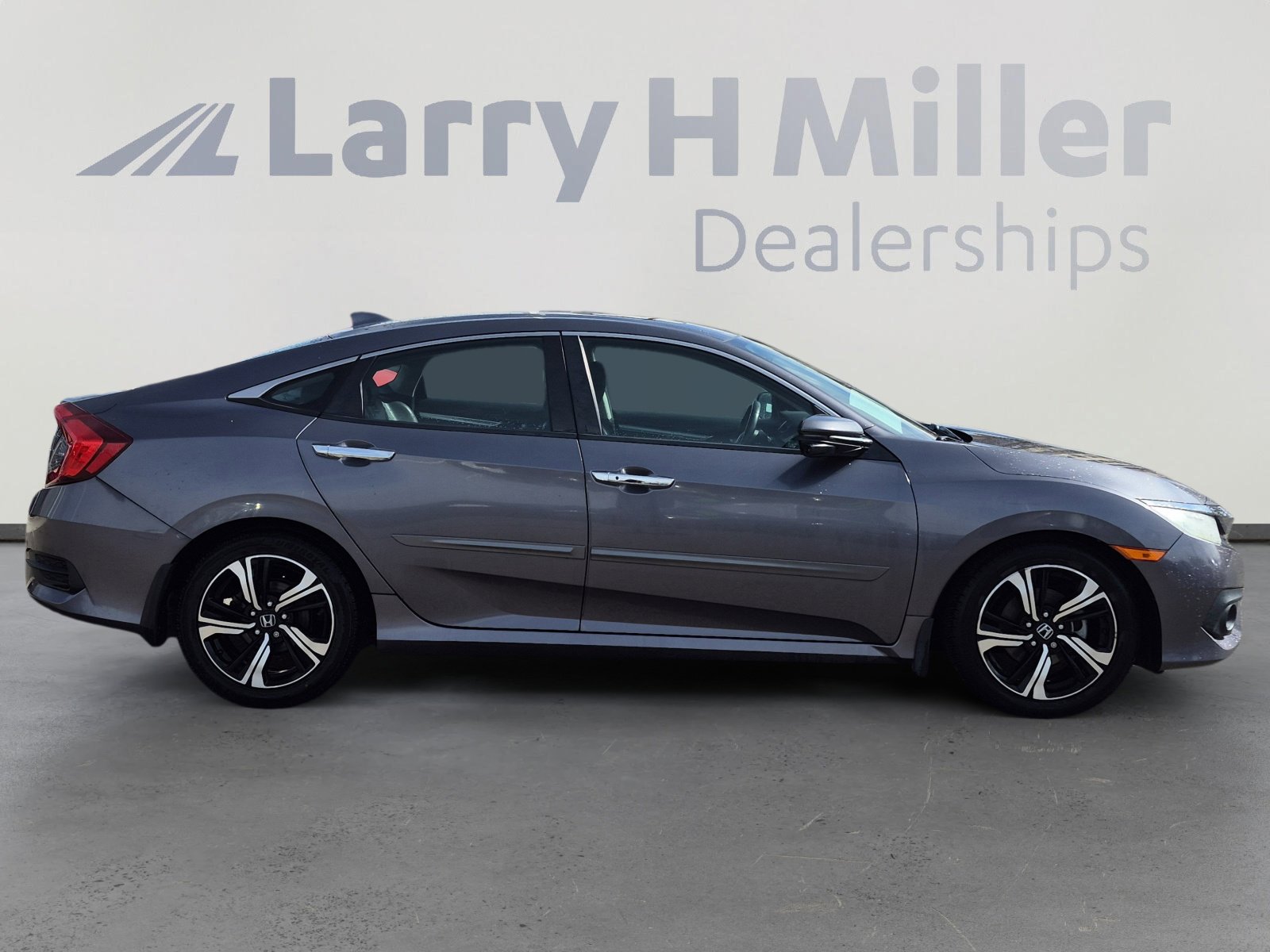 Used 2016 Honda Civic Touring image 6