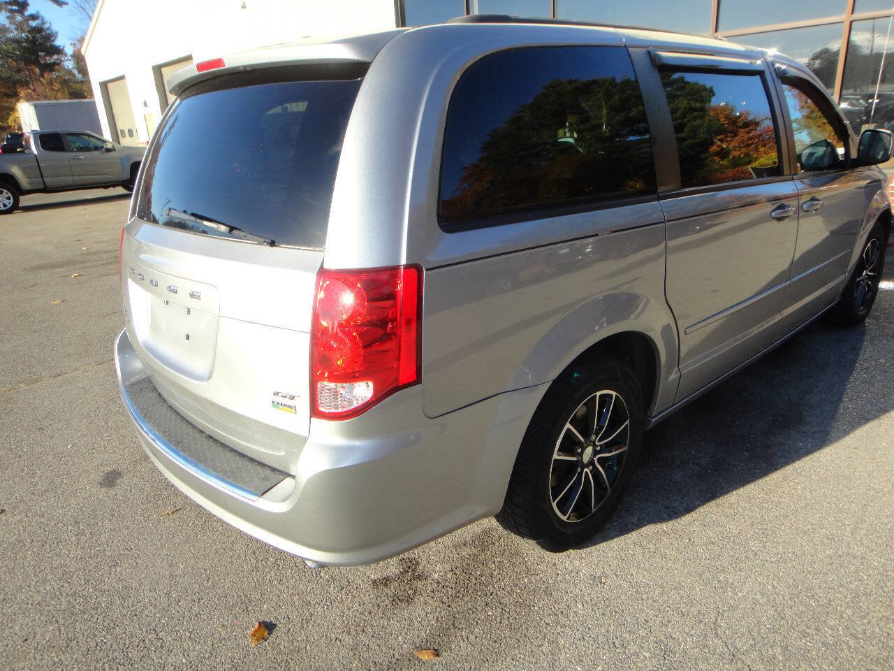 Used 2017 Dodge Grand Caravan GT image 6