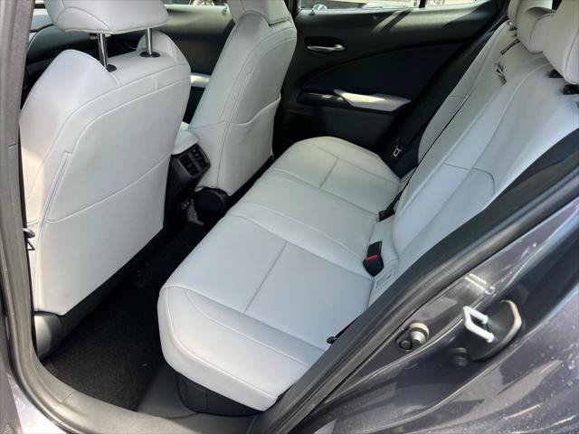 Certified 2026 Lexus UX 300h FWD image 15