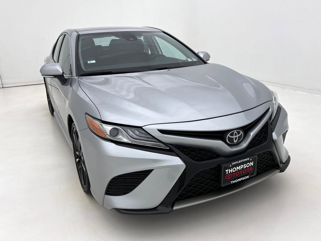 Used 2019 Toyota Camry XSE image 3