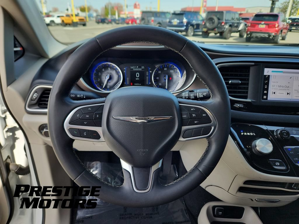 Used 2022 Chrysler Voyager LX FWD image 19