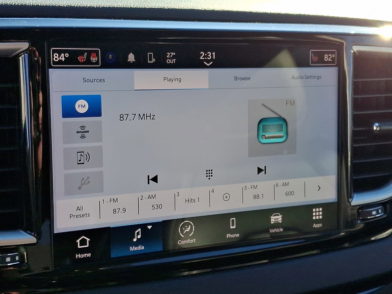 Used 2024 Chrysler Pacifica Touring-L image 16