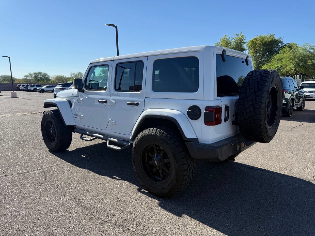 Used 2024 Jeep Wrangler Unlimited Sahara w/ Safety Group AWD/4WD image 7