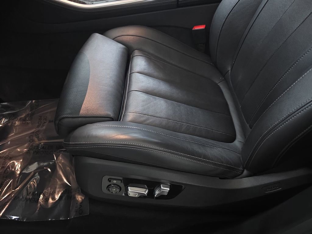 Used 2020 BMW X5 M50i AWD/4WD image 30