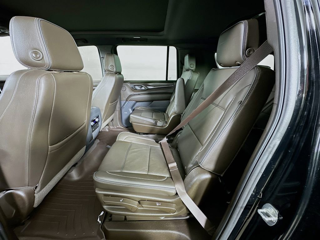 Used 2021 GMC Yukon XL Denali w/ Denali Premium Package image 15