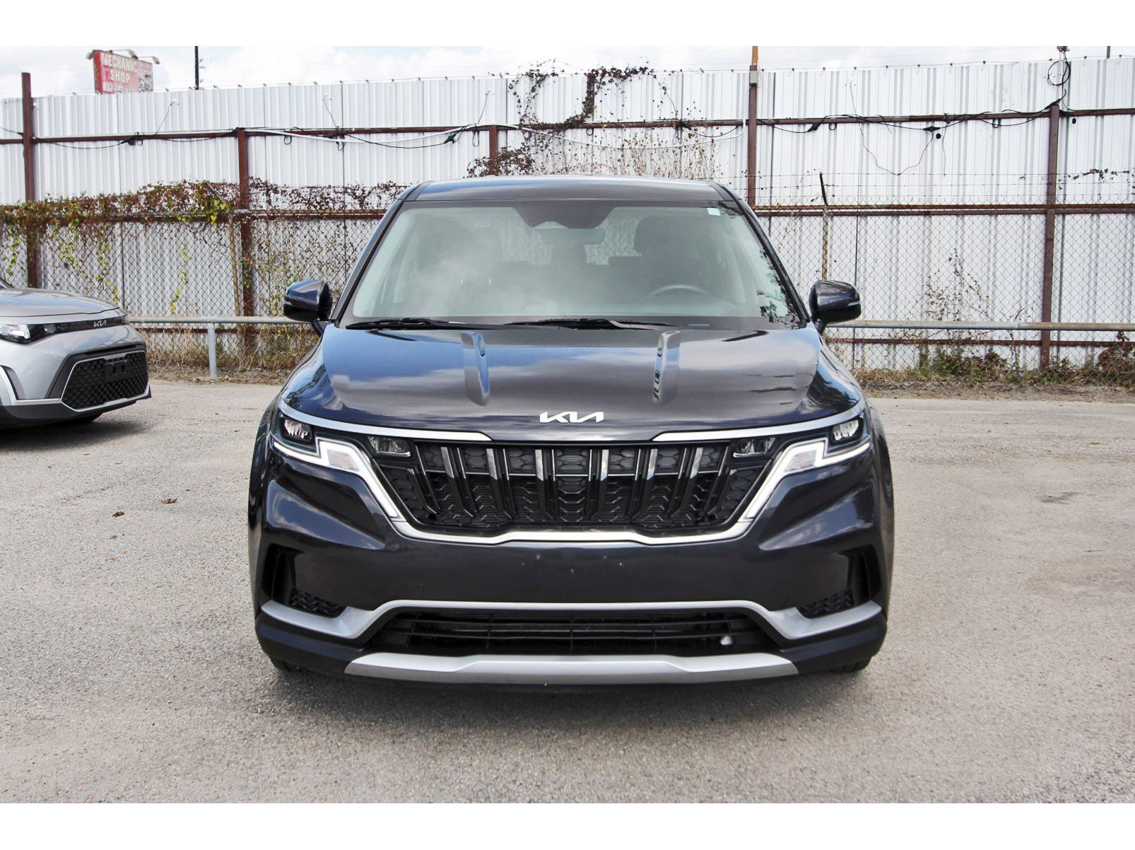 Certified 2024 Kia Carnival LX image 2