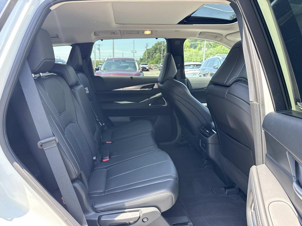 Certified 2025 INFINITI QX60 Luxe w/ Vision Package AWD/4WD image 20