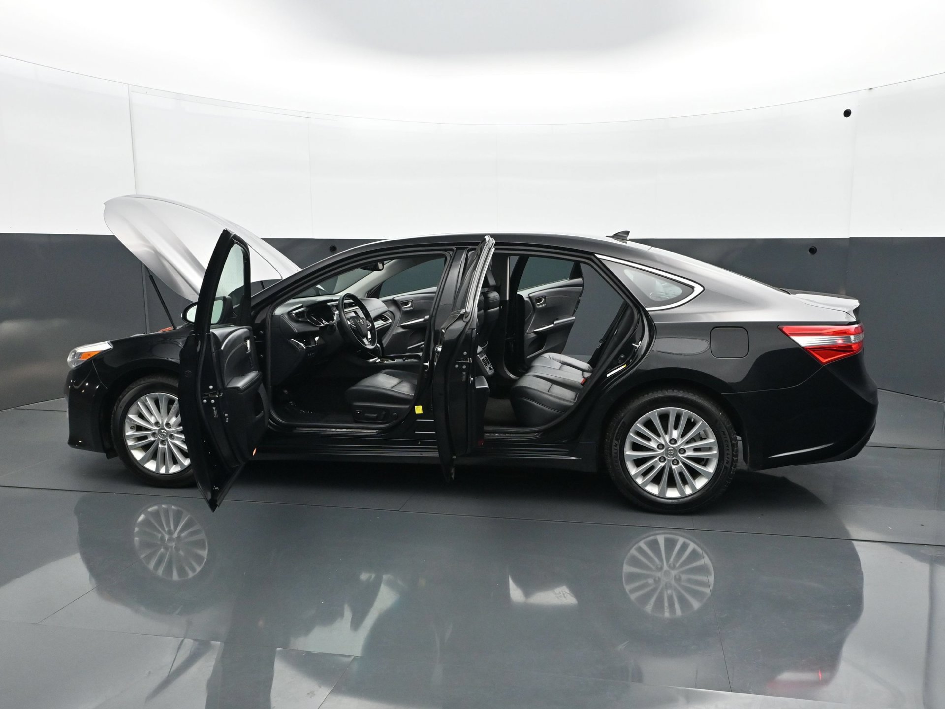 Used 2014 Toyota Avalon Limited FWD image 31