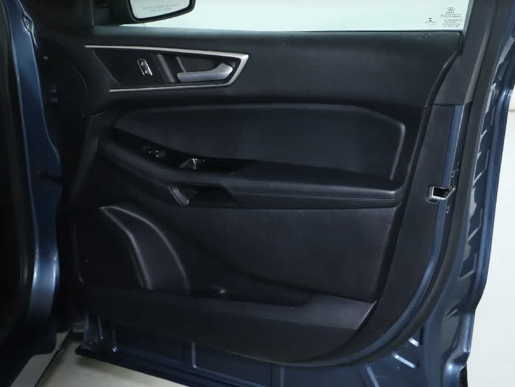 Used 2019 Ford Edge SEL w/ Equipment Group 201A AWD/4WD image 34