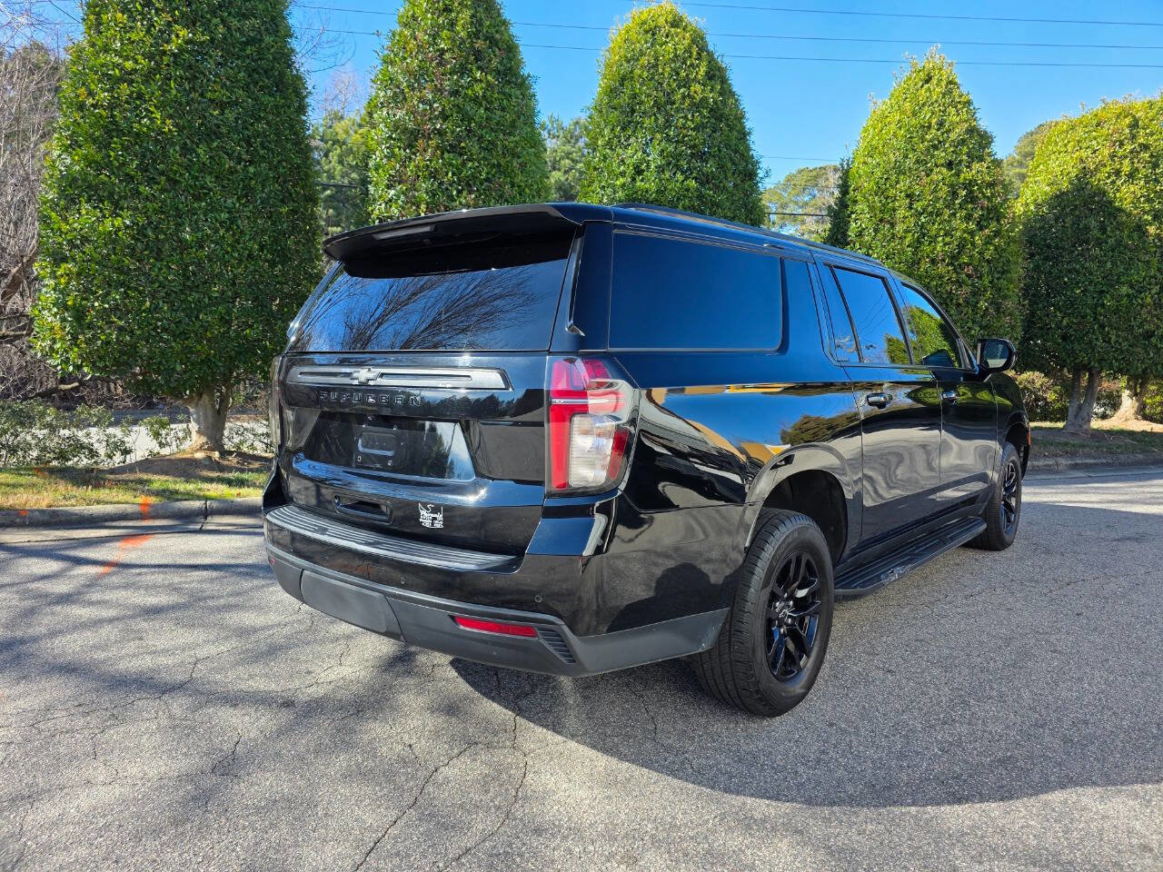 Used 2021 Chevrolet Suburban LT RWD image 5