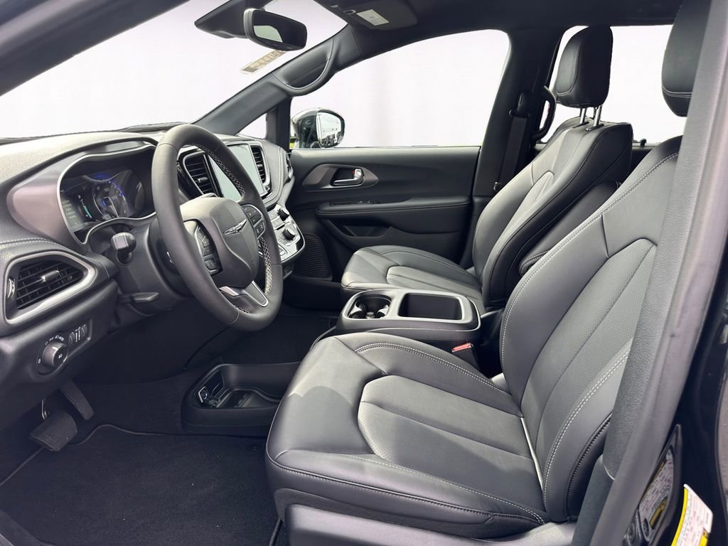 New 2026 Chrysler Pacifica Select image 9