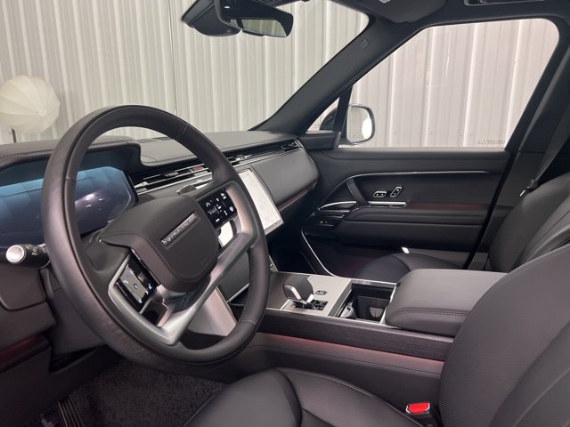 Certified 2025 Land Rover Range Rover SE AWD/4WD image 9