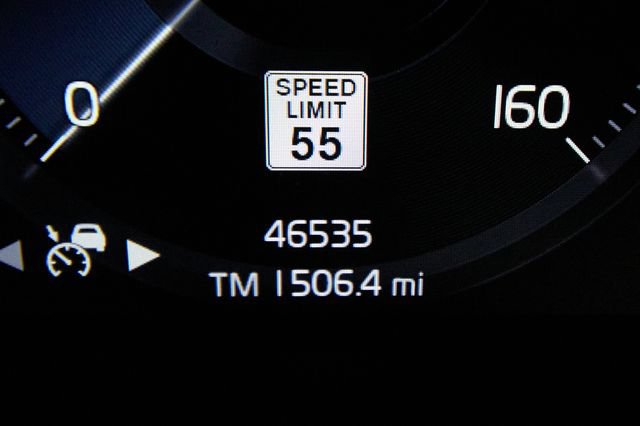 Used 2019 Volvo XC40 T5 Momentum AWD/4WD image 6