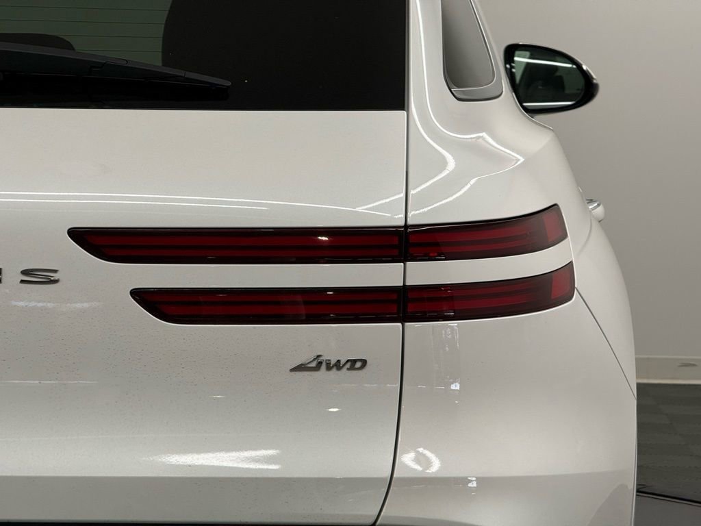 Used 2026 Genesis GV70 2.5T Select image 7
