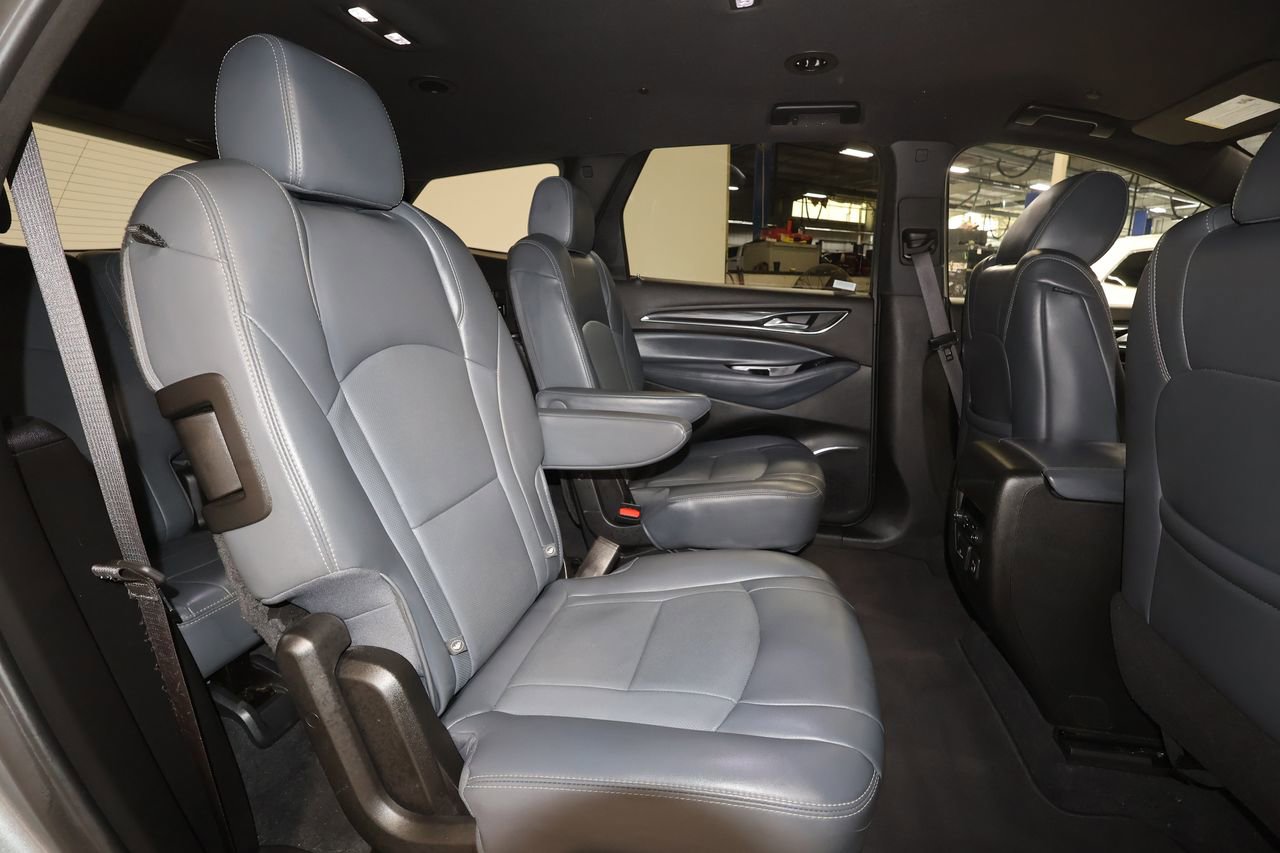 Used 2024 Buick Enclave Premium image 27