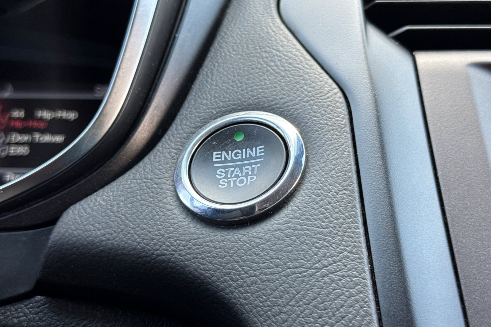 Used 2019 Ford Fusion Energi Titanium FWD image 17