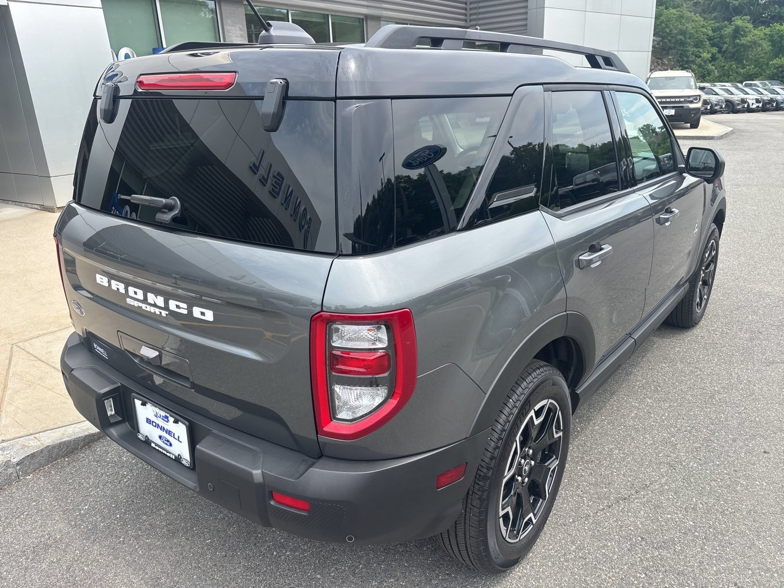 Used 2025 Ford Bronco Sport Outer Banks w/ Outer Banks Tech Package+ AWD/4WD image 3