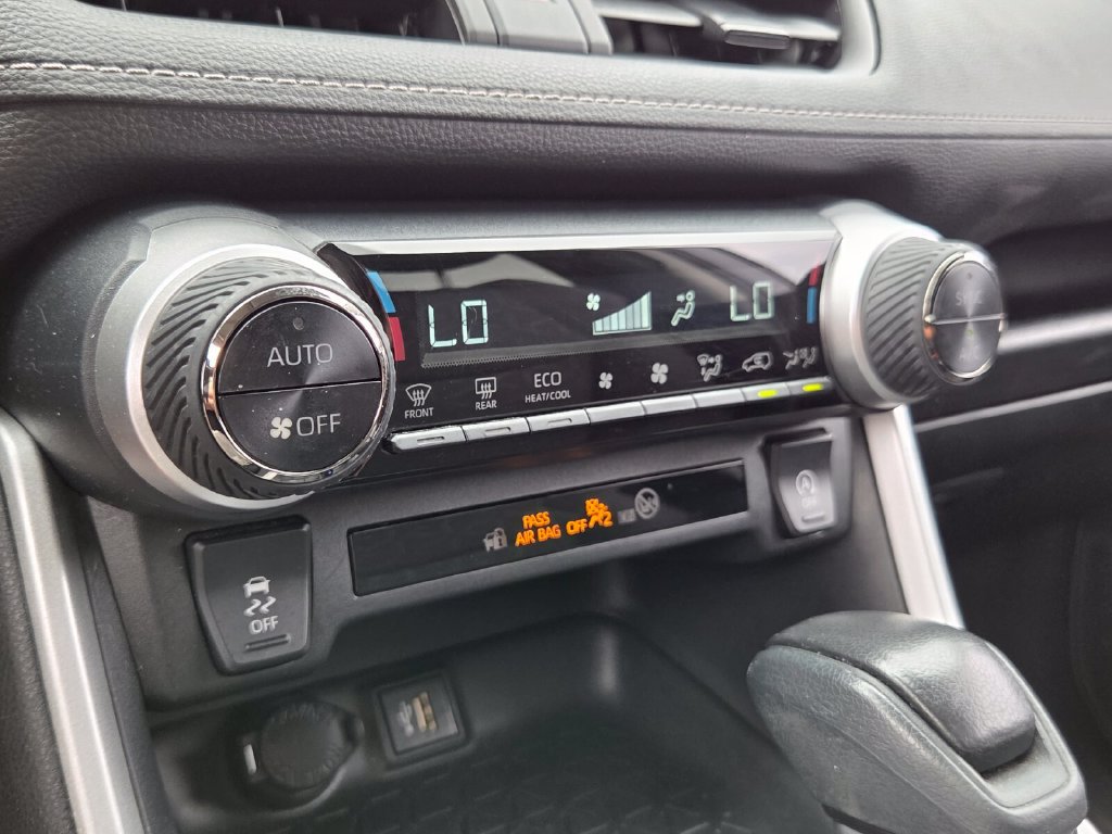 Certified 2024 Toyota RAV4 XLE FWD image 20