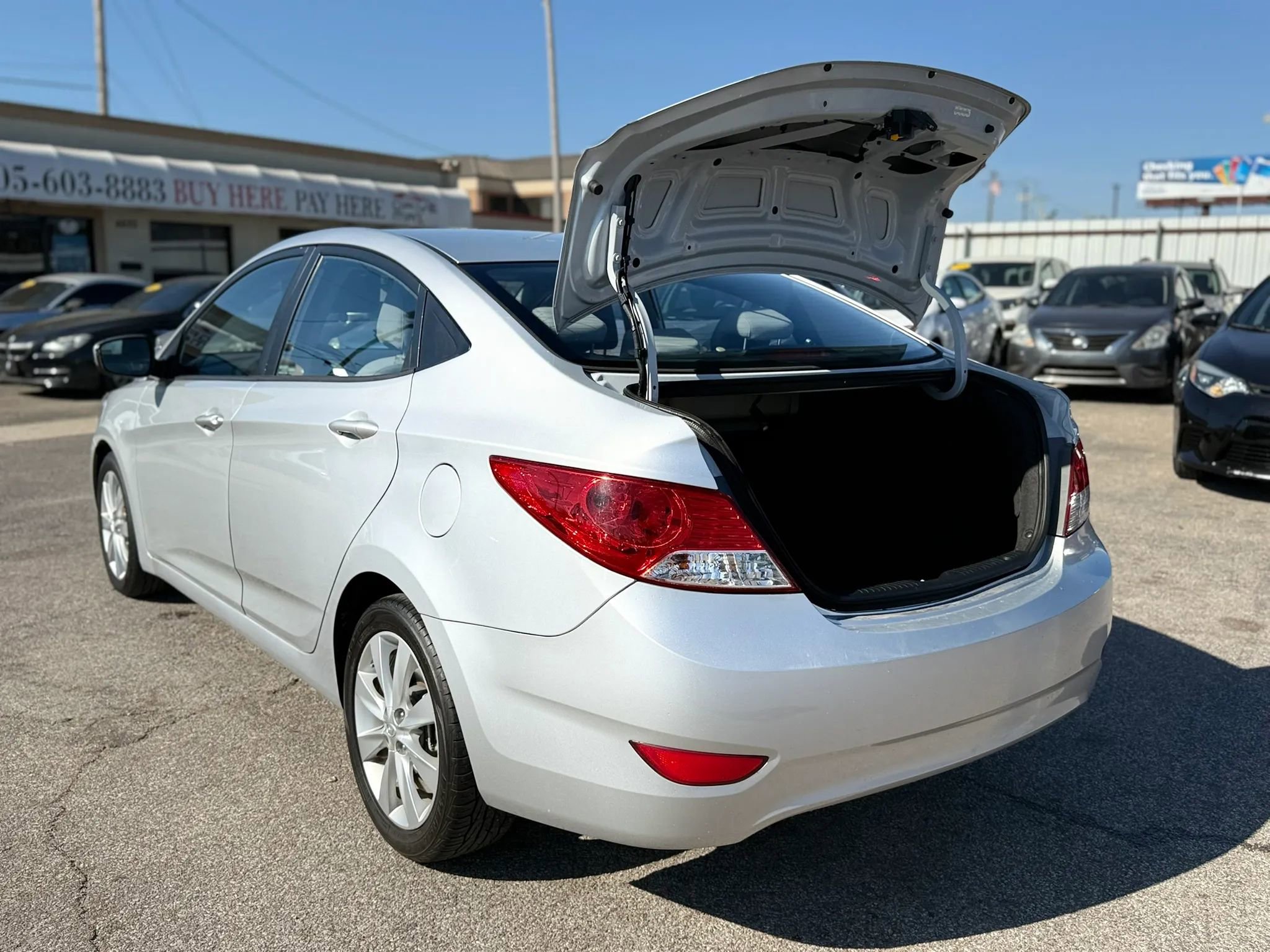 Used 2013 Hyundai Accent GLS w/ Premium Pkg FWD image 5