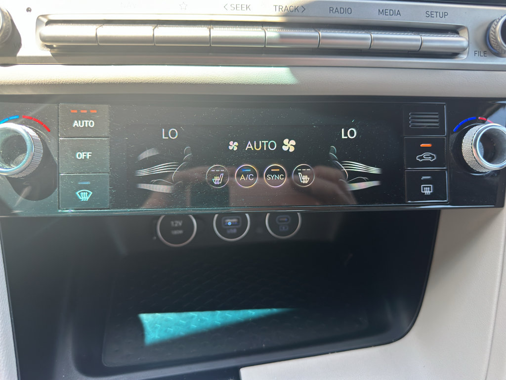 Used 2025 Genesis G70 2.5T RWD image 23
