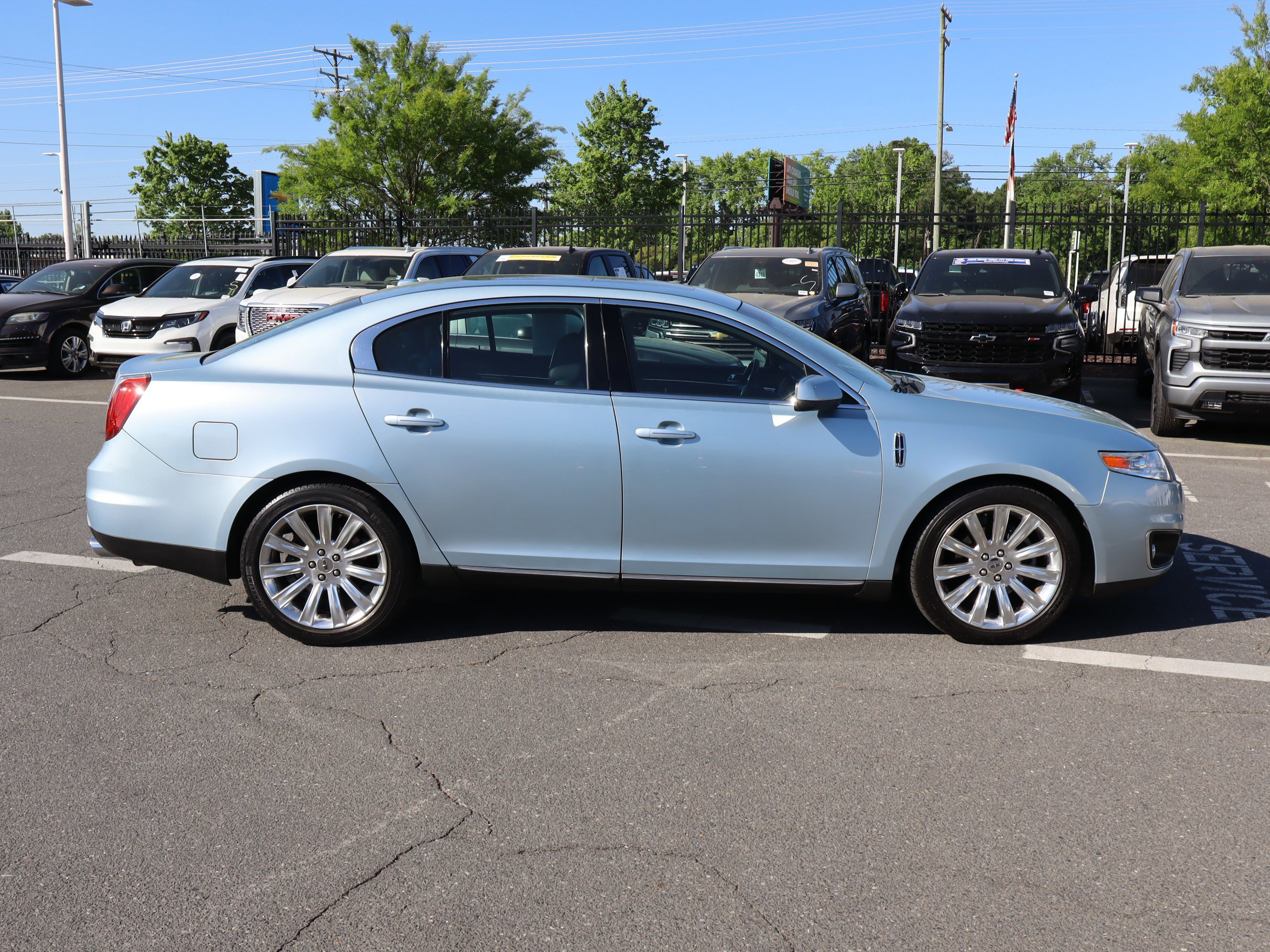Used 2009 Lincoln MKS image 11