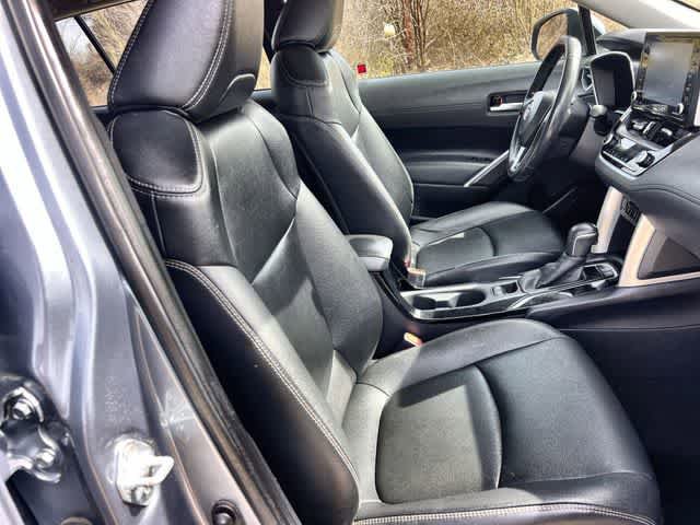 Used 2022 Toyota Corolla Cross XLE image 12