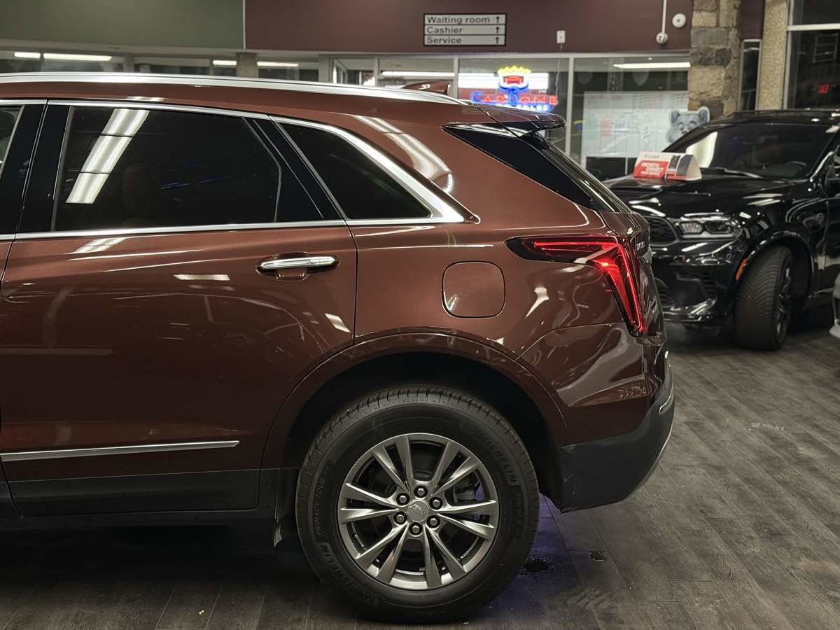 Used 2022 Cadillac XT5 Premium Luxury w/ LPO, Floor Liner Package image 10