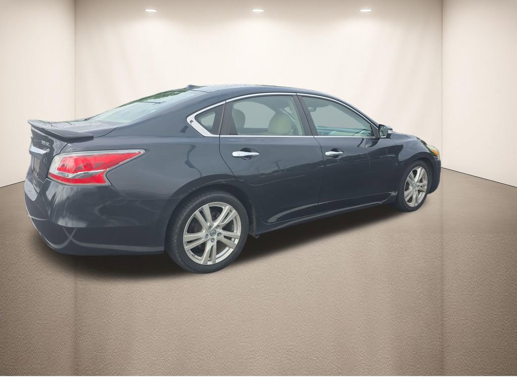Used 2013 Nissan Altima 3.5 SL w/ Technology Pkg FWD image 4