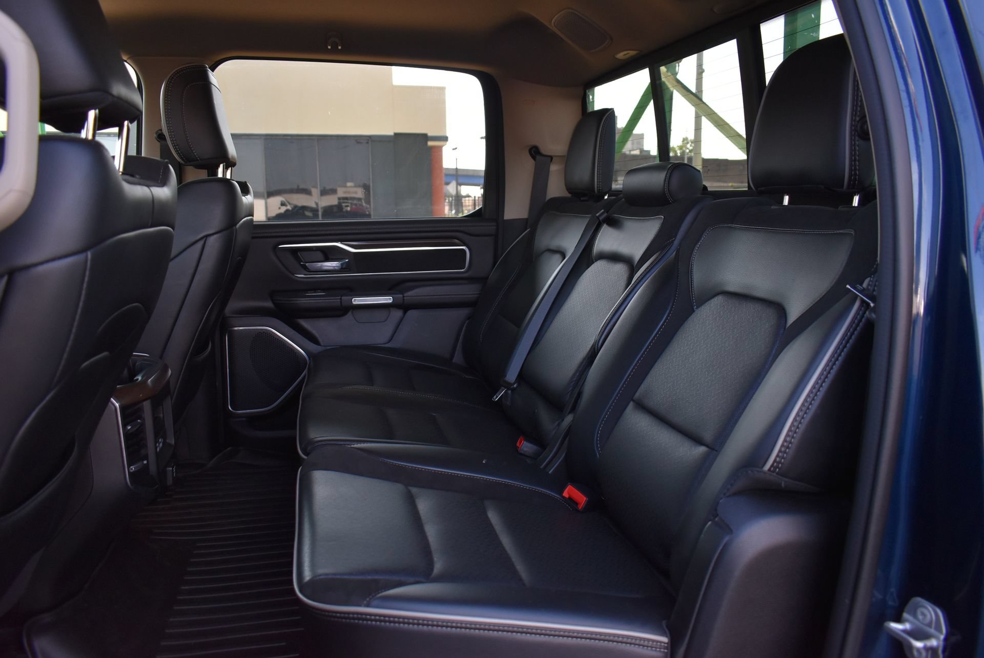 Used 2021 RAM 1500 Laramie AWD/4WD image 16