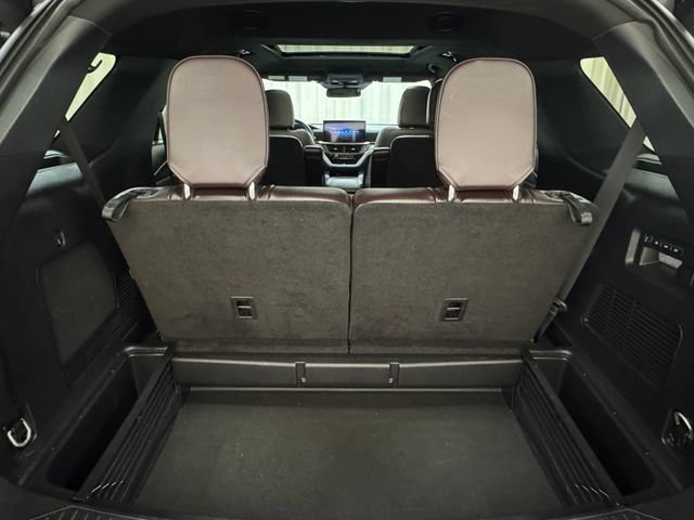 Used 2025 Ford Explorer Platinum w/ LUX Leather Package AWD/4WD image 32