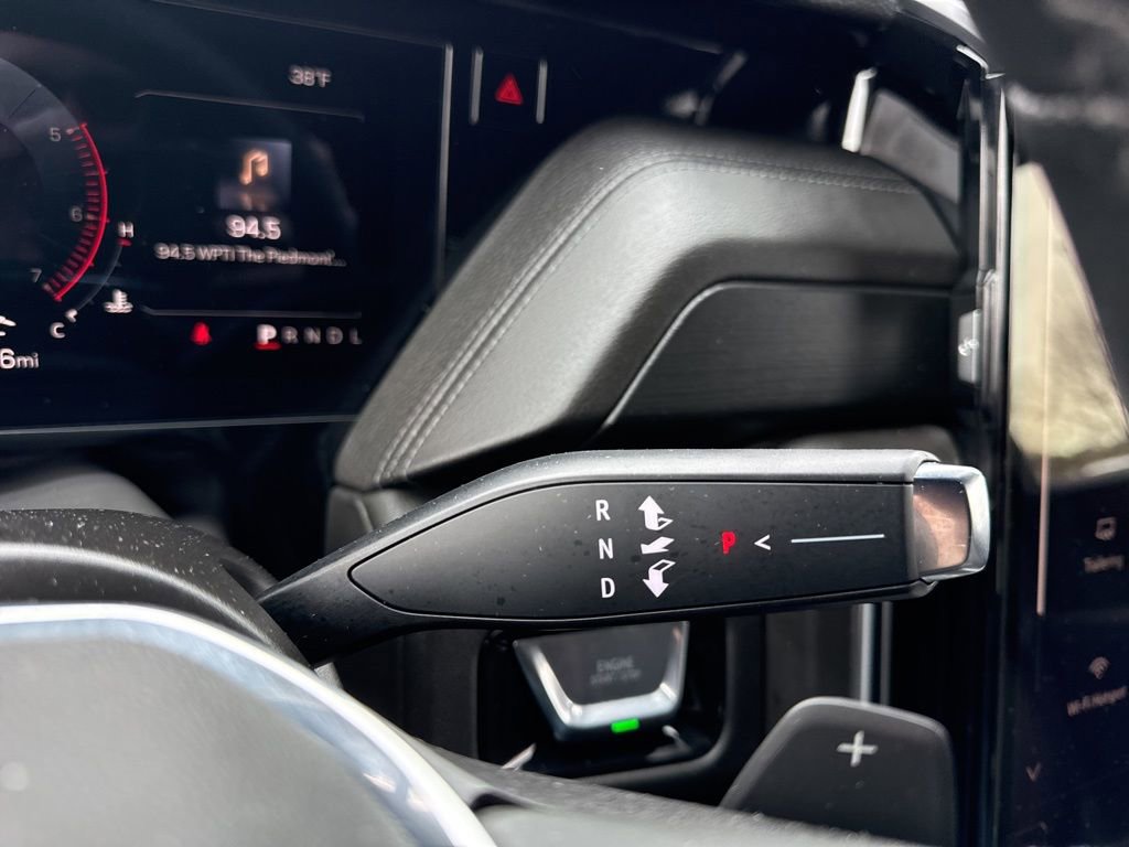 Used 2025 GMC Yukon Denali w/ Denali Reserve Package image 21