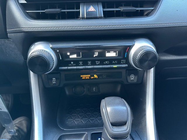 Used 2020 Toyota RAV4 LE w/ All Weather Liner Package image 31